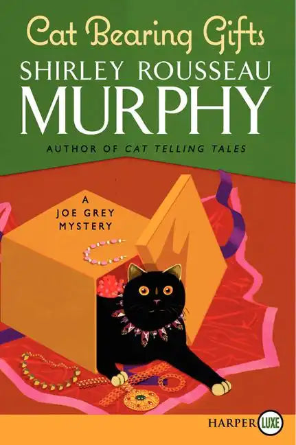Cat Bearing Gifts: A Joe Grey Mystery - Paperback
