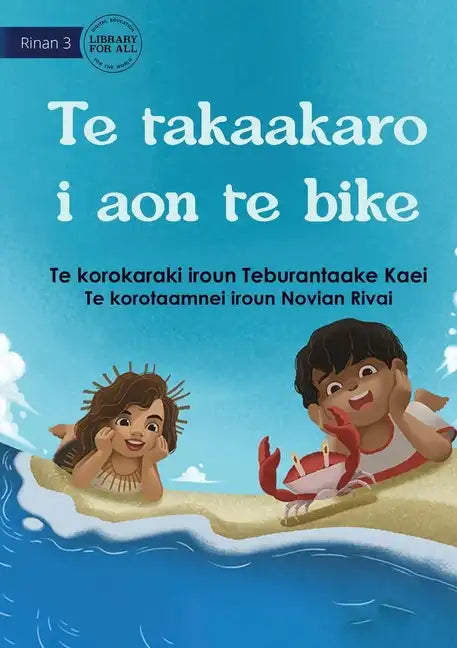 Playing at the Beach - Te takaakaro i aon te bike (Te Kiribati) - Paperback