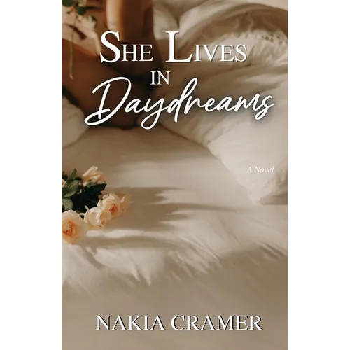 She Lives in Daydreams - Paperback