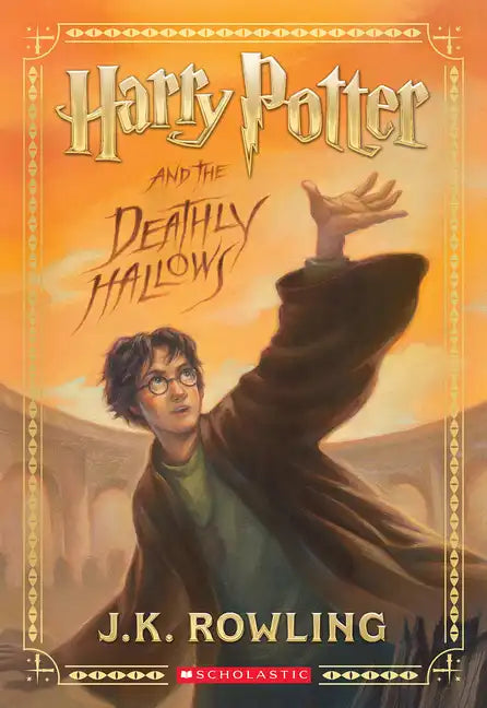 Harry Potter and the Deathly Hallows (Harry Potter, Book 7) - Paperback