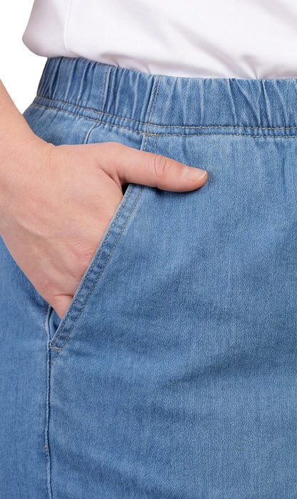 Women's Lightweight Pull-On Denim Jeans — Elastic Waist No Zipper