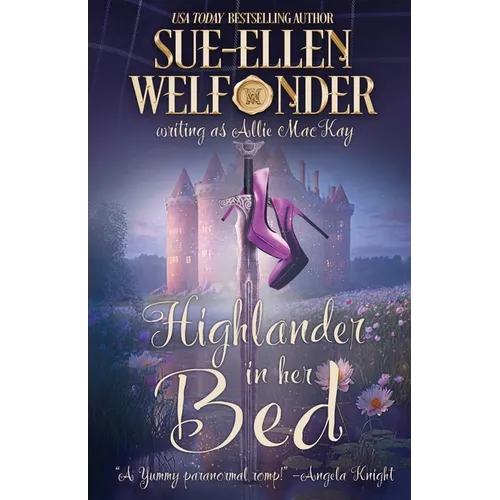 Highlander in Her Bed - Paperback