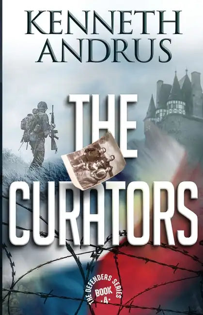 The Curators - Paperback