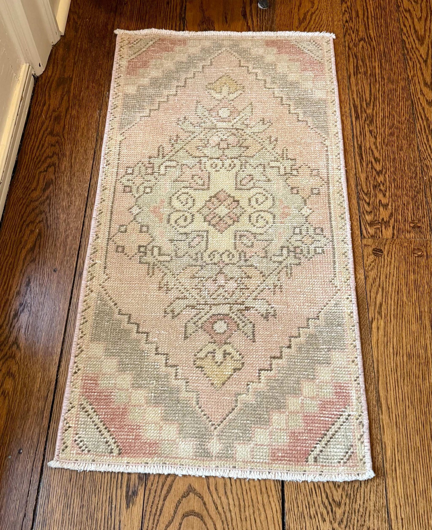 1’7”x3’2” Vintage Oushak Mat
