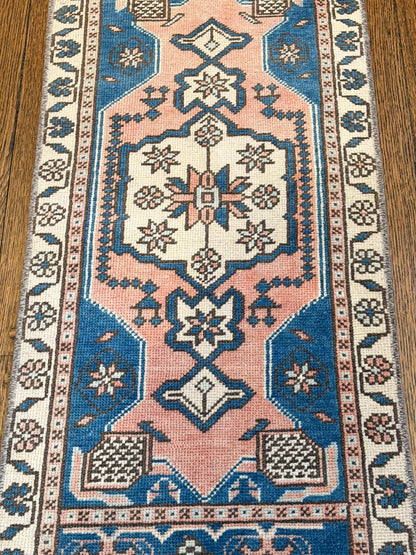 1’5”x3’11” Vintage Oushak longer mat
