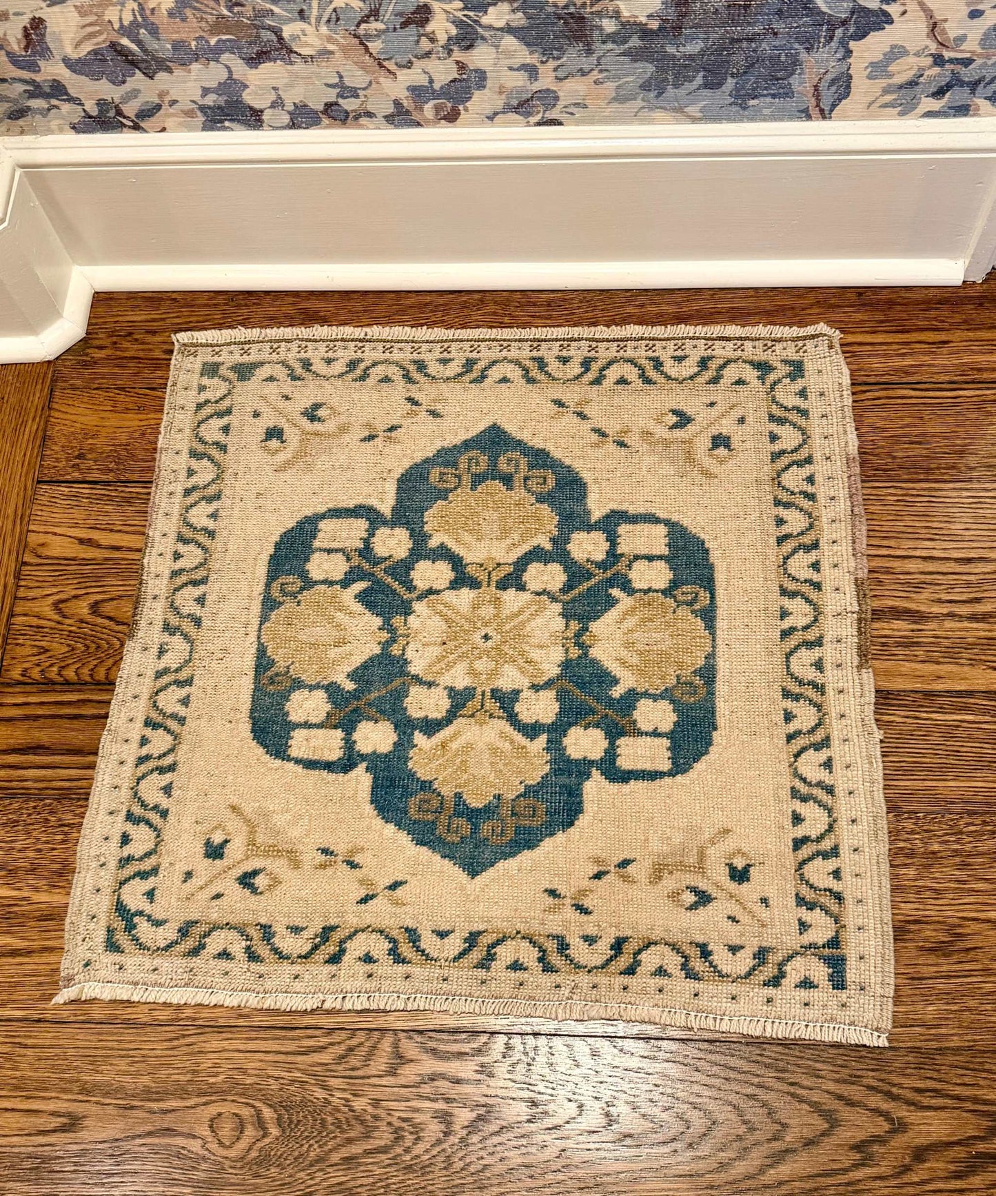 2’2”x2’2” Square Vintage Mat