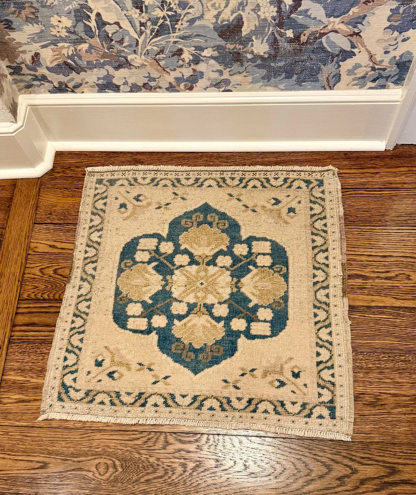 2’2”x2’2” Square Vintage Mat
