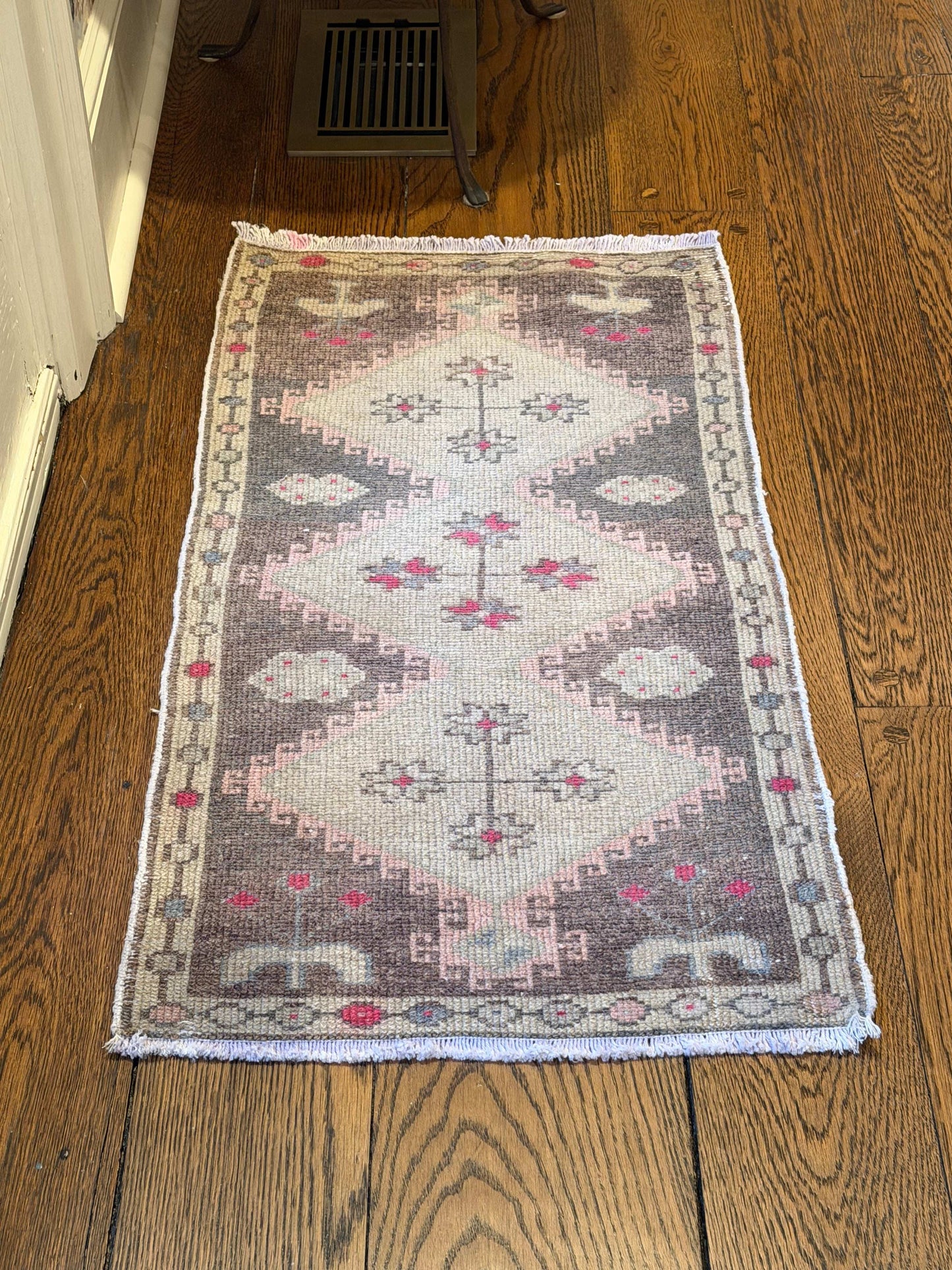 1’7”x3’2” Vintage Oushak mat