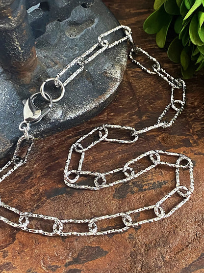 STATEMENT PAPERCLIP NECKLACE