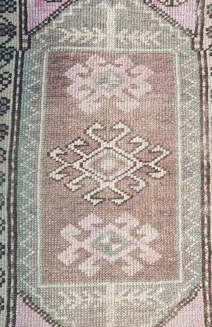1’5” x 2’7” Mini