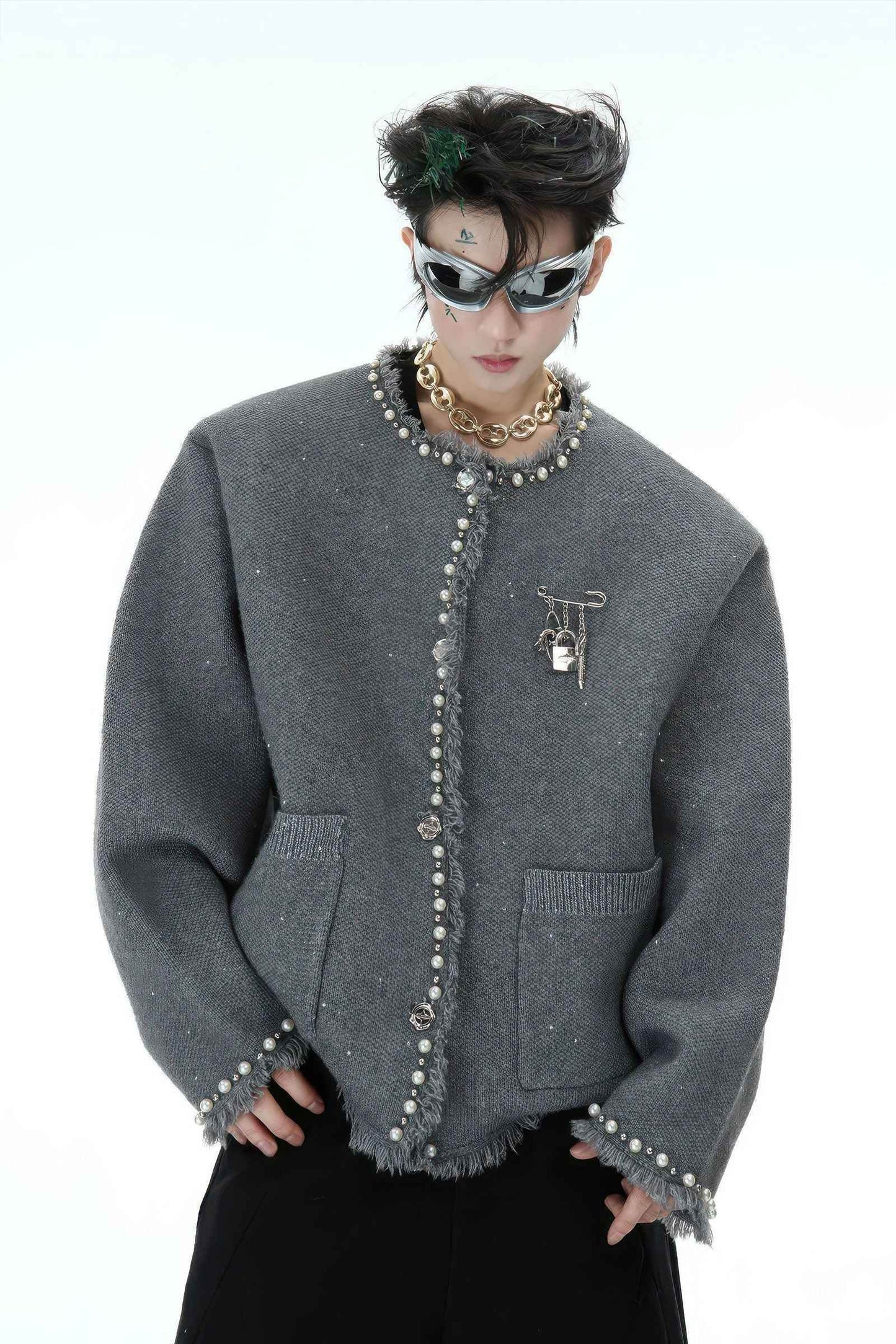 Minimalist Pearl-Decorated Knitted Sweater Jacket with Brooch Accent