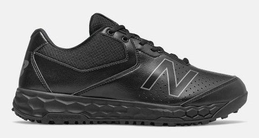 New Balance 950v3 Low-Cut Field Shoe - Black / Black.