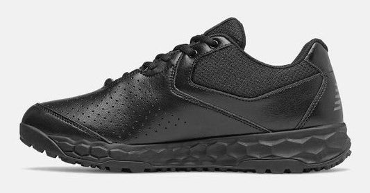 New Balance 950v3 Low-Cut Field Shoe - Black / Black.