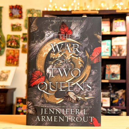The War of Two Queens: A Blood and Ash Novel (4)