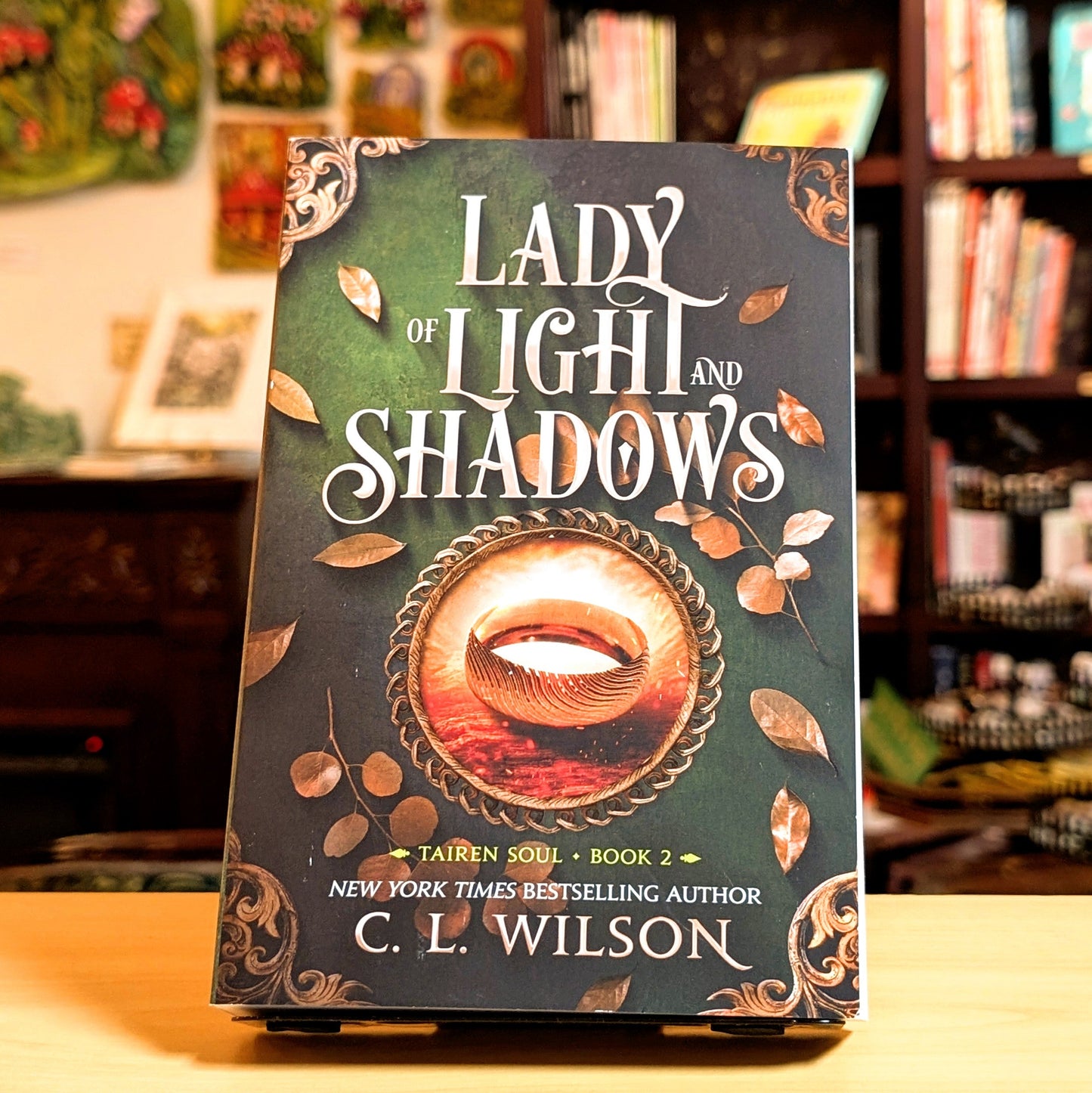 Lady of Light and Shadows (Tairen Soul, 2)