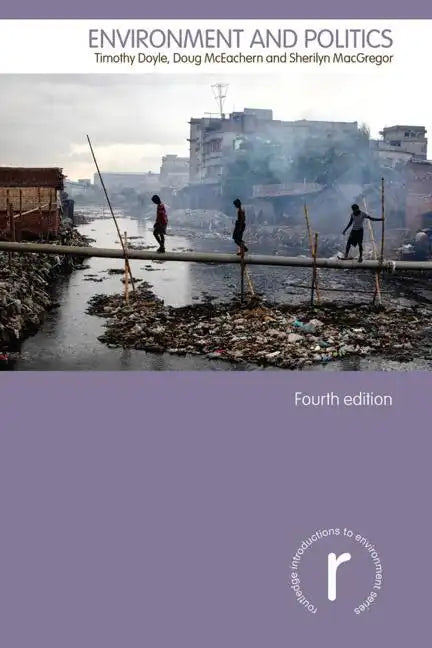 Environment and Politics - Paperback