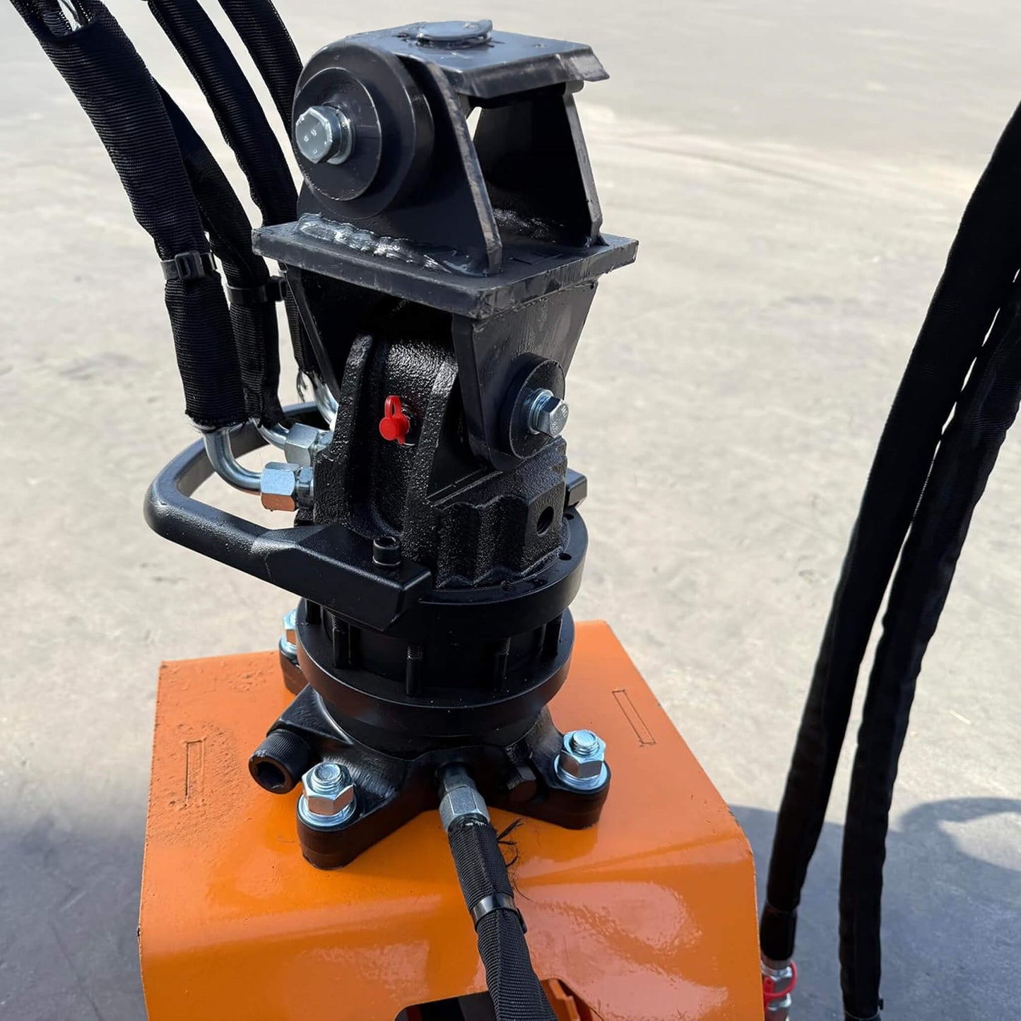 Heavy-Duty 360-Degree Rotating Log Grapple Skid Steer Attachment (SAK43867)