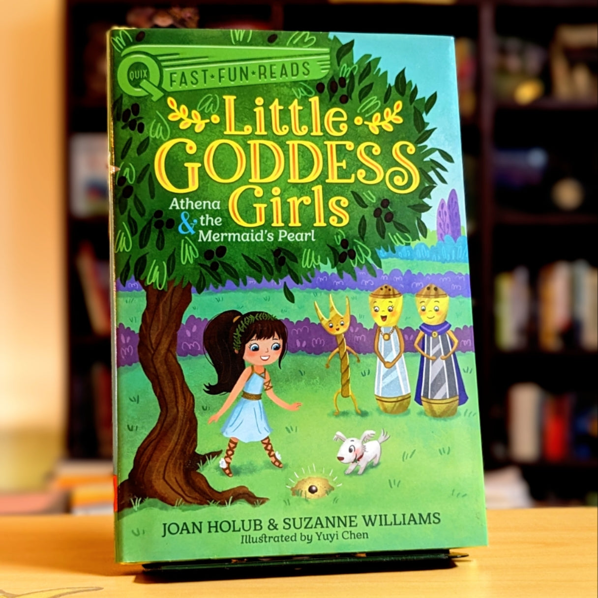 Athena & the Mermaid's Pearl: A QUIX Book (9) (Little Goddess Girls)