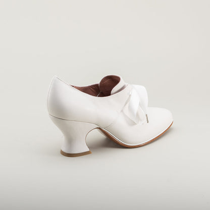Pompadour 18th Century Leather Shoes (Ivory)