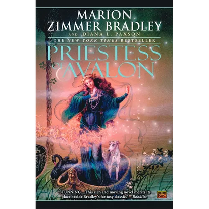 Priestess of Avalon - Paperback