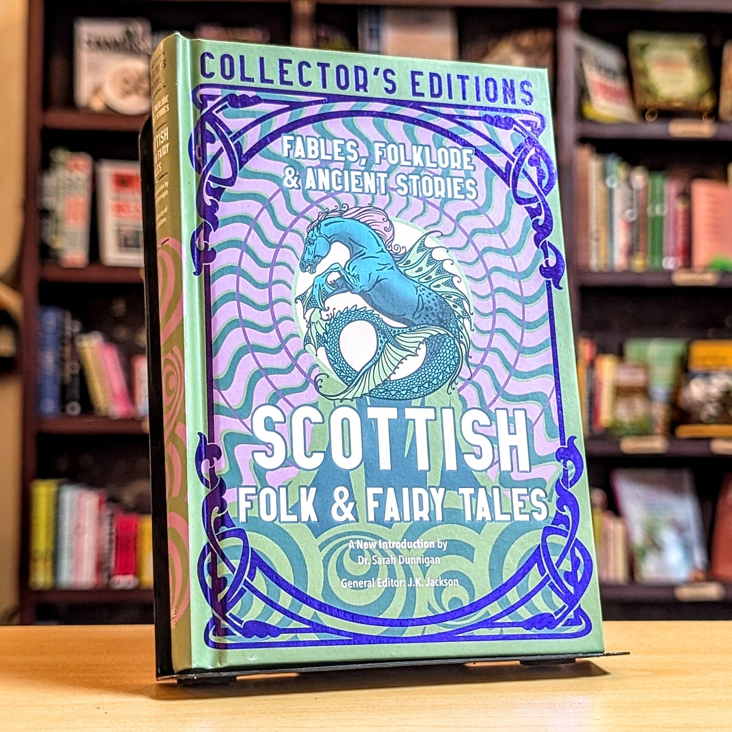 Scottish Folk & Fairy Tales: Fables, Folklore & Ancient Stories (Flame Tree Collector's Editions)