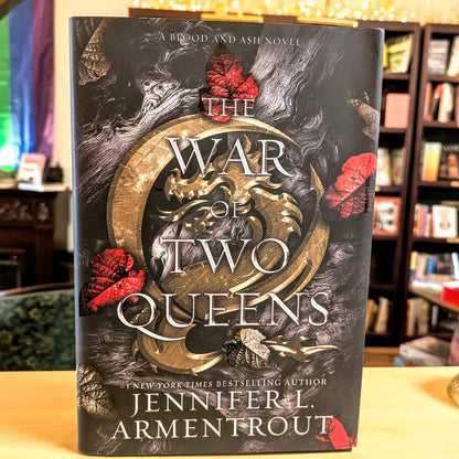 The War of Two Queens: A Blood and Ash Novel (4)
