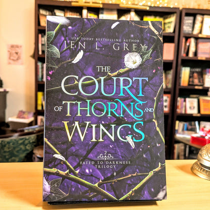 The Court of Thorns and Wings (2) (Fated to Darkness)