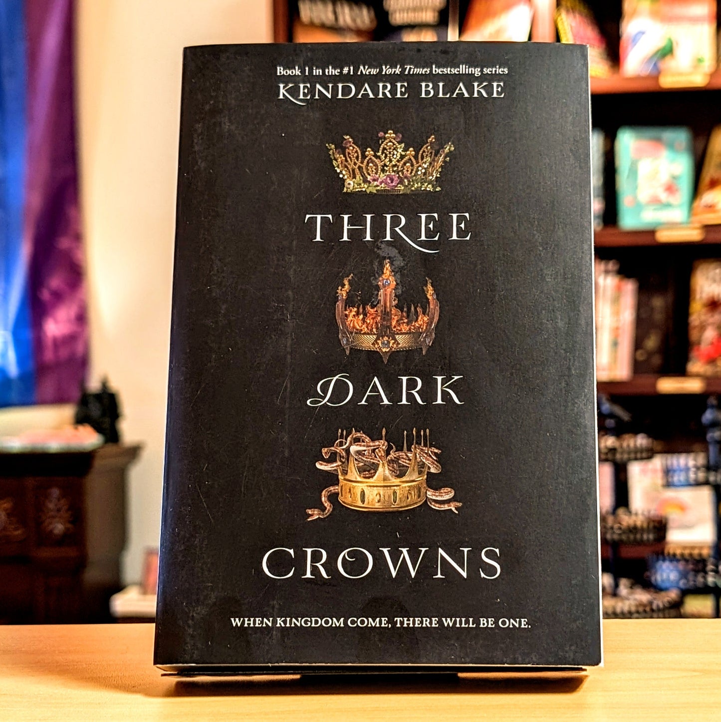 Three Dark Crowns (Three Dark Crowns, 1)