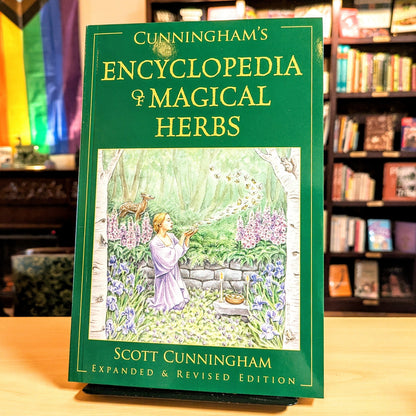 Cunningham's Encyclopedia of Magical Herbs (Llewellyn's Sourcebook Series) (Scott Cunningham's Encyclopedia Series, 1)