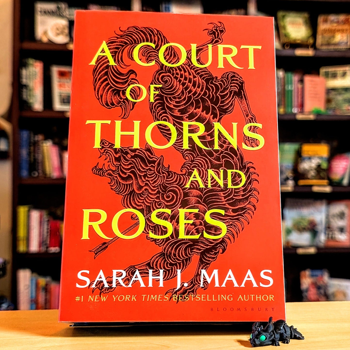 A Court of Thorns and Roses (A Court of Thorns and Roses, 1)