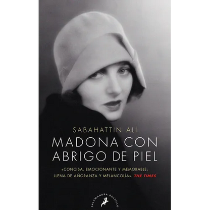 Madona Con Abrigo de Piel / Madona in a Fur Coat - Paperback