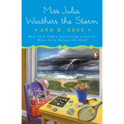 Miss Julia Weathers the Storm - Paperback